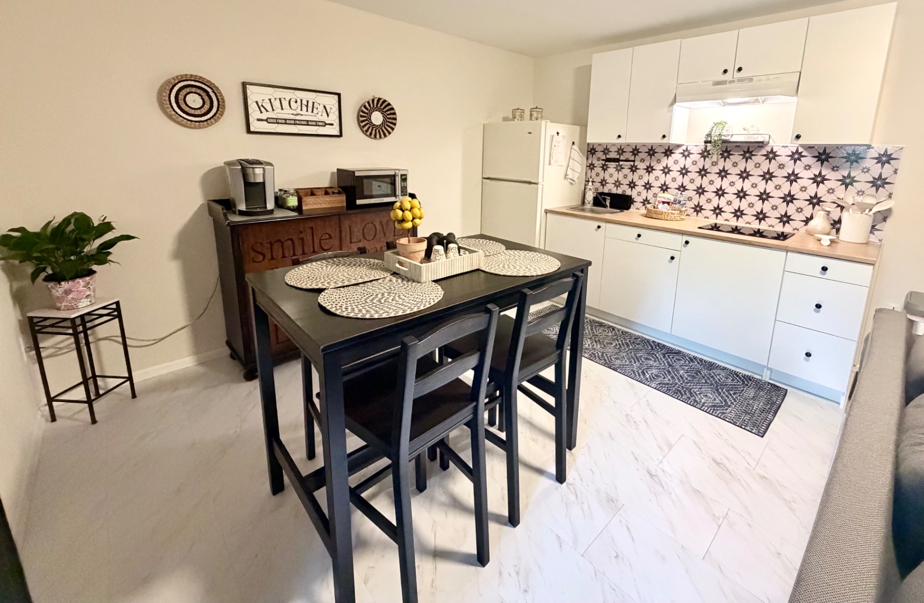 Private Guest Suite — 4